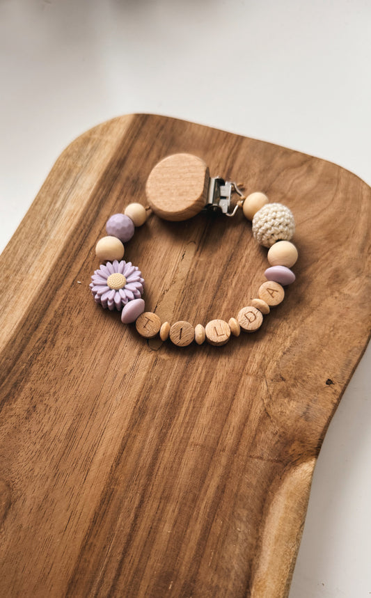 Geschenkset - Schnullerkette & Anhänger für Spielbogen/Babyschale mit Blume - mit Namen personalisierbar | lila