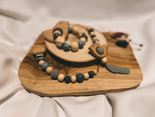 So pflegst du Holz- & Silikonspielzeug richtig