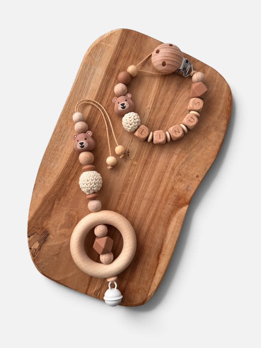 Geschenkset Schnullerkette Bär mit Namen personalisierbar Geschenk zur Geburt Taufe Baby Junge Mädchen Anhänger für Spielbogen oder Babyschale mit Silikonring für mam Schnuller 