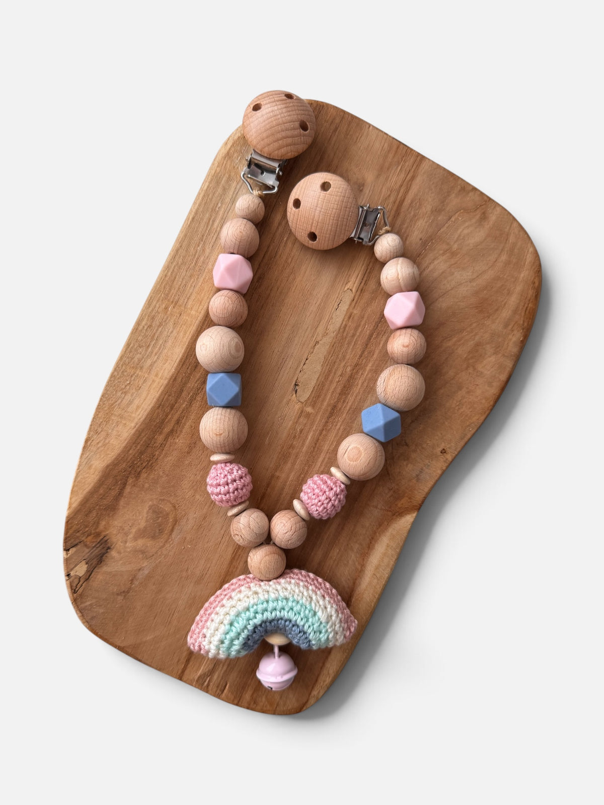 Regenbogenglück - Kinderwagenkette, Greifring & Schnullerkette | Regenbogen | aus Holzperlen | gehäkelt | rosa/blau/türkis | mit Namen personalisierbar