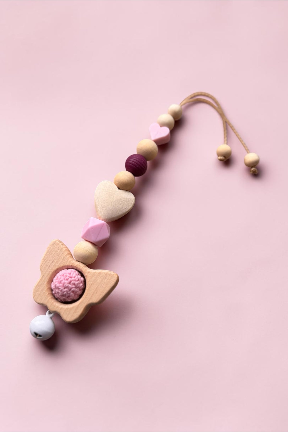 Rosaroter Schmetterlingstraum - Kinderwagenkette, Schnullerkette & Anhänger aus Holz- und Häkelperlen | Rosa / Beere