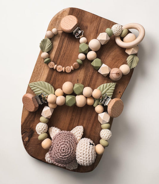 Geschenkset zur Geburt Schildkröte Schnullerkette Kinderwagenkette greifring greifling Blatt Lind grün holzperlen Silikonperlen Silikonring mit Namen personalisierbar 
