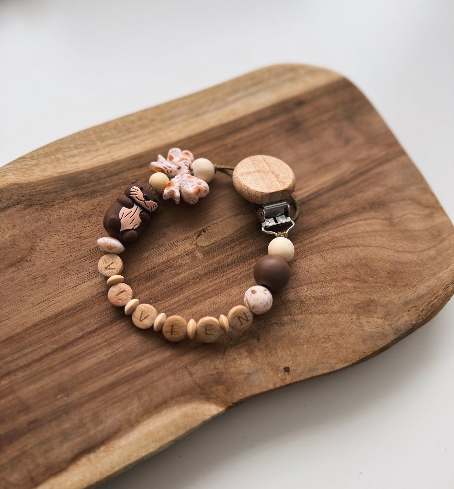 Catenella portaciuccio personalizzabile con nome | Lontra | Fiori | Fiocco | Autunno | beige