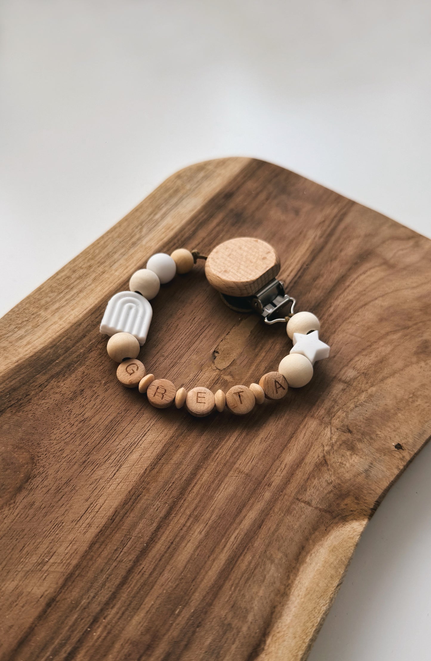 Schnullerkette mit Namen personalisierbar | Regenbogen | Stern | weiß