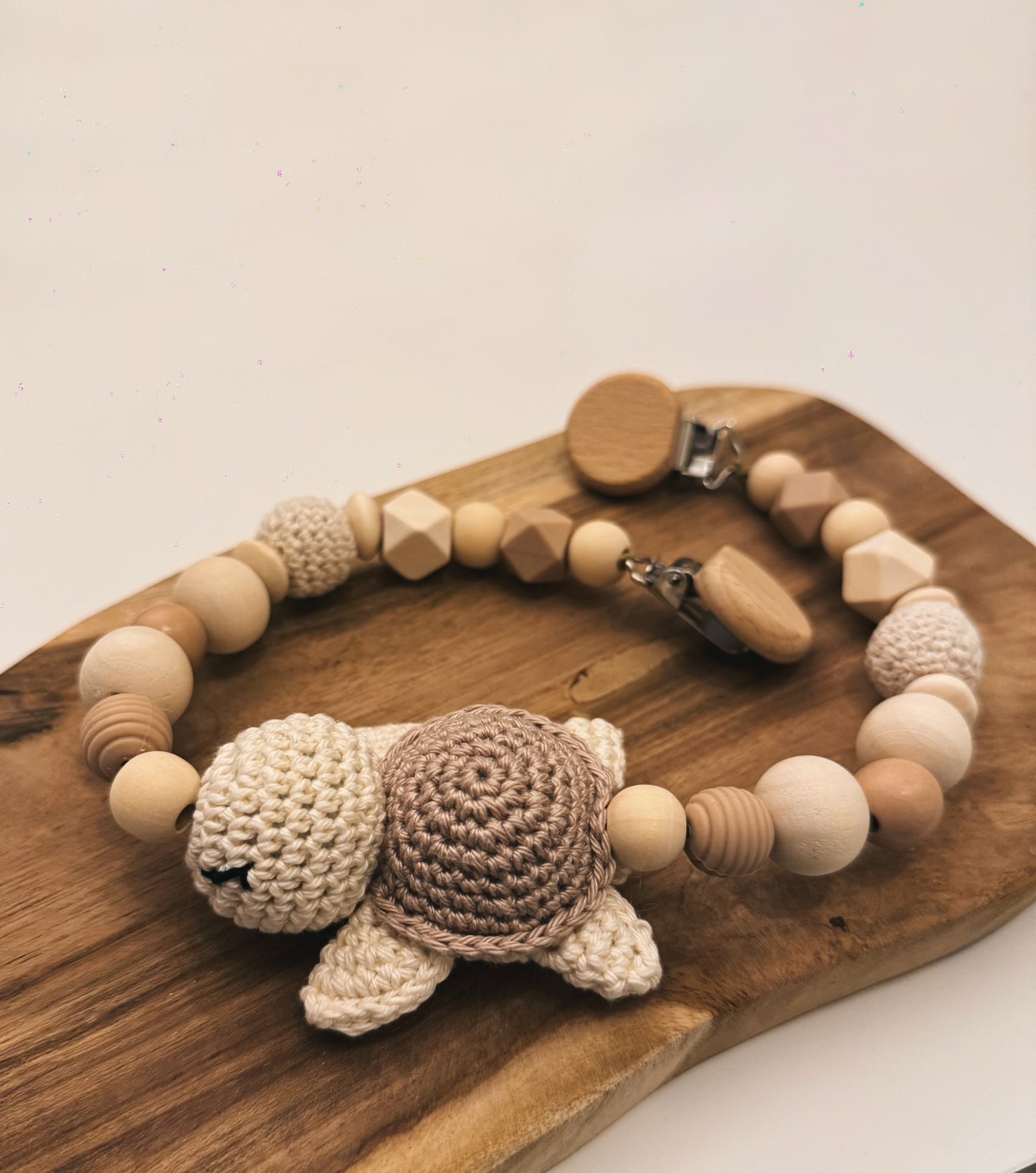 Schildkrötenglück - Kinderwagenkette und Anhänger für Spielbogen/Babyschale | Schildkröte | aus Holzperlen | gehäkelt | beige