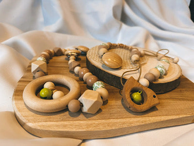 Babyschalenanhänger | Schnullerkette | Kinderwagenkette | Floral | Vogel | Glocke | mit Namen personalisierbar