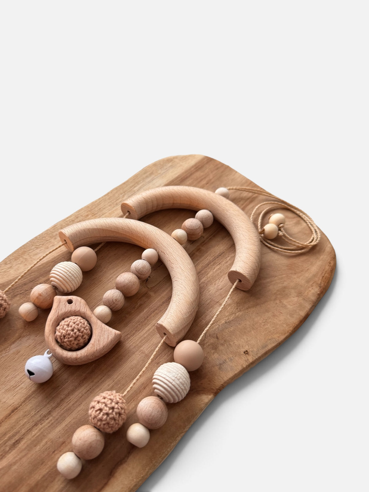 Holz Mobile „Vogelnest“ – Handgemachtes Baby Mobile aus Naturholz
