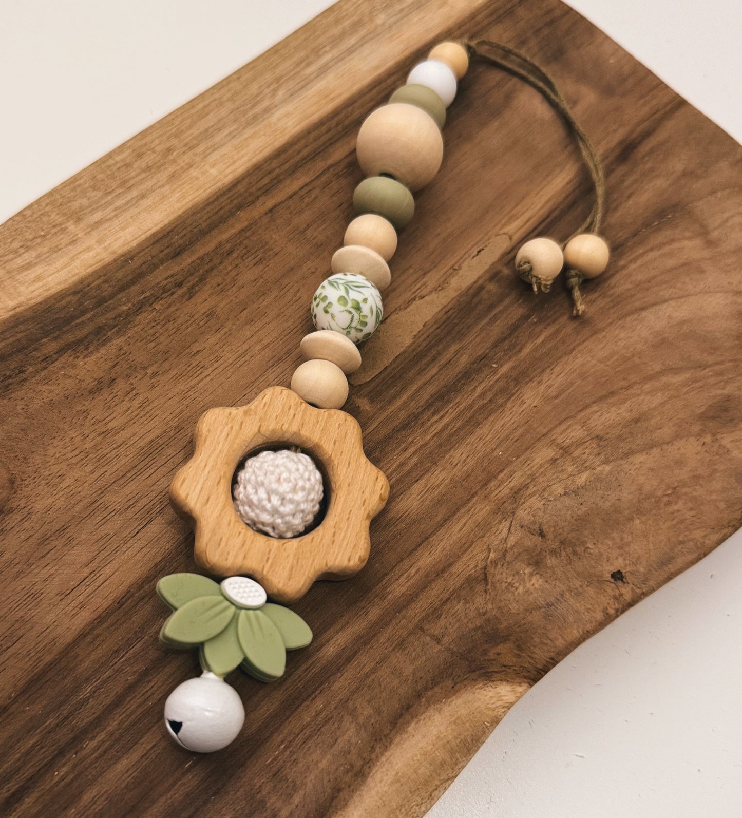 Anhänger für Spielbogen / Babyschale | Blume | Blätter | grün | aus Holz