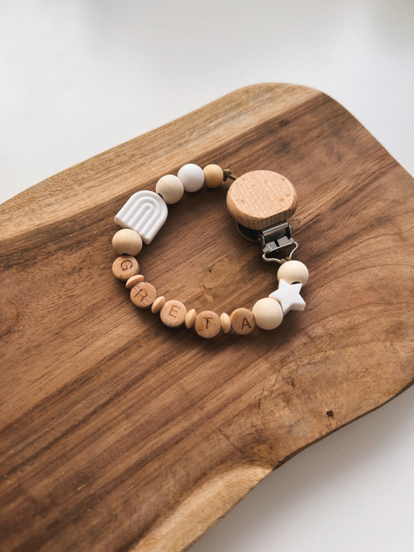 Schnullerkette mit Namen personalisierbar | Regenbogen | Stern | weiß