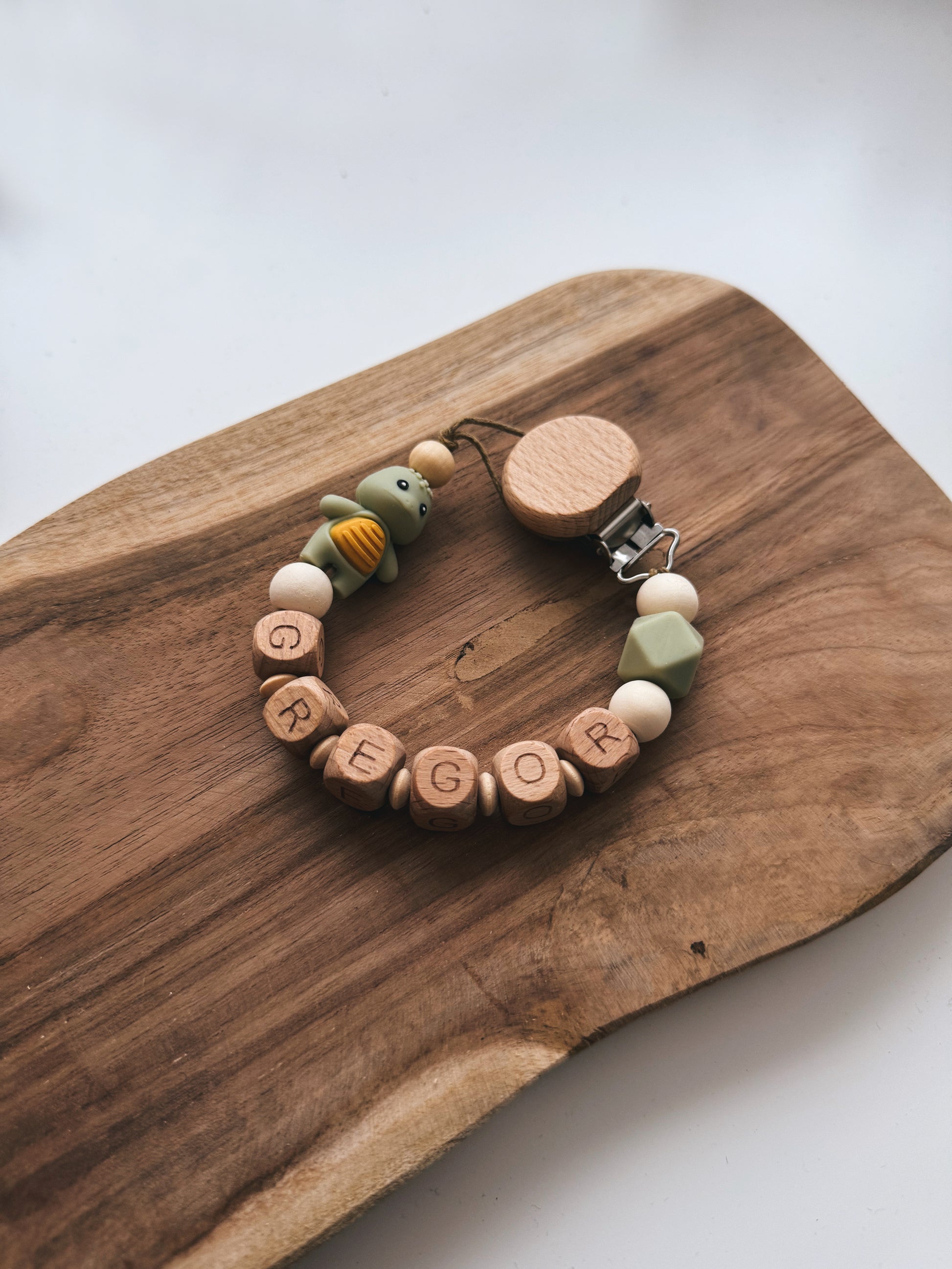 Schnullerkette mit Namen personalisierbar, Schildkröte grün, Geschenk zur Geburt oder Taufe Mädchen Junge, Silikonring , aus Holz und Silikon 
