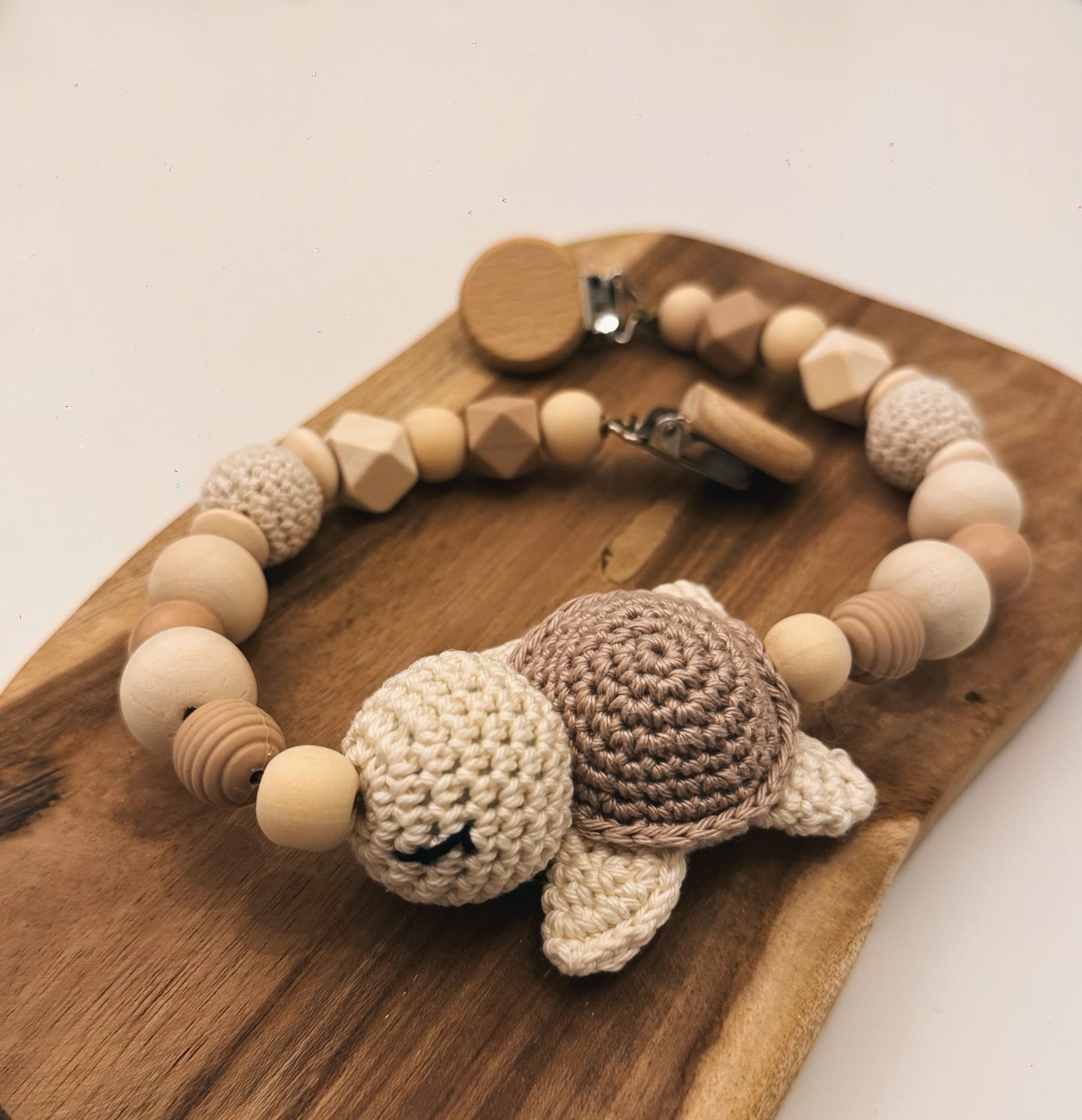 Schildkrötenglück - Kinderwagenkette und Anhänger für Spielbogen/Babyschale | Schildkröte | aus Holzperlen | gehäkelt | beige