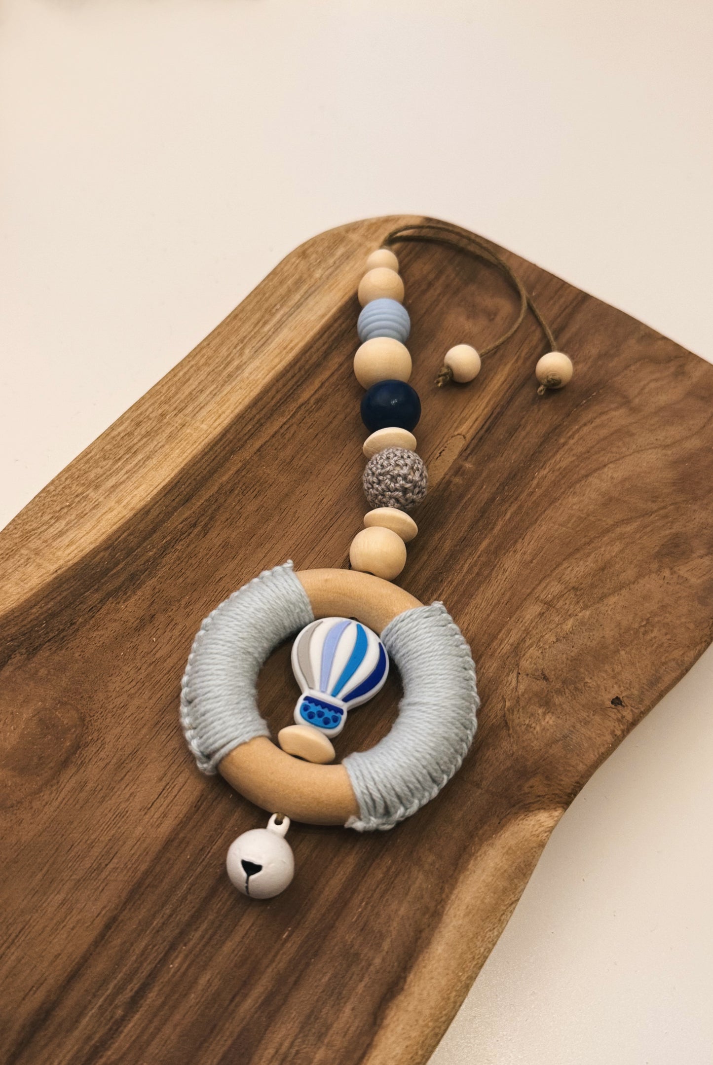 Schnullerkette & Anhänger für Babyschale / Spielbogen mit Namen personalisierbar | Heißluftballon | Blau