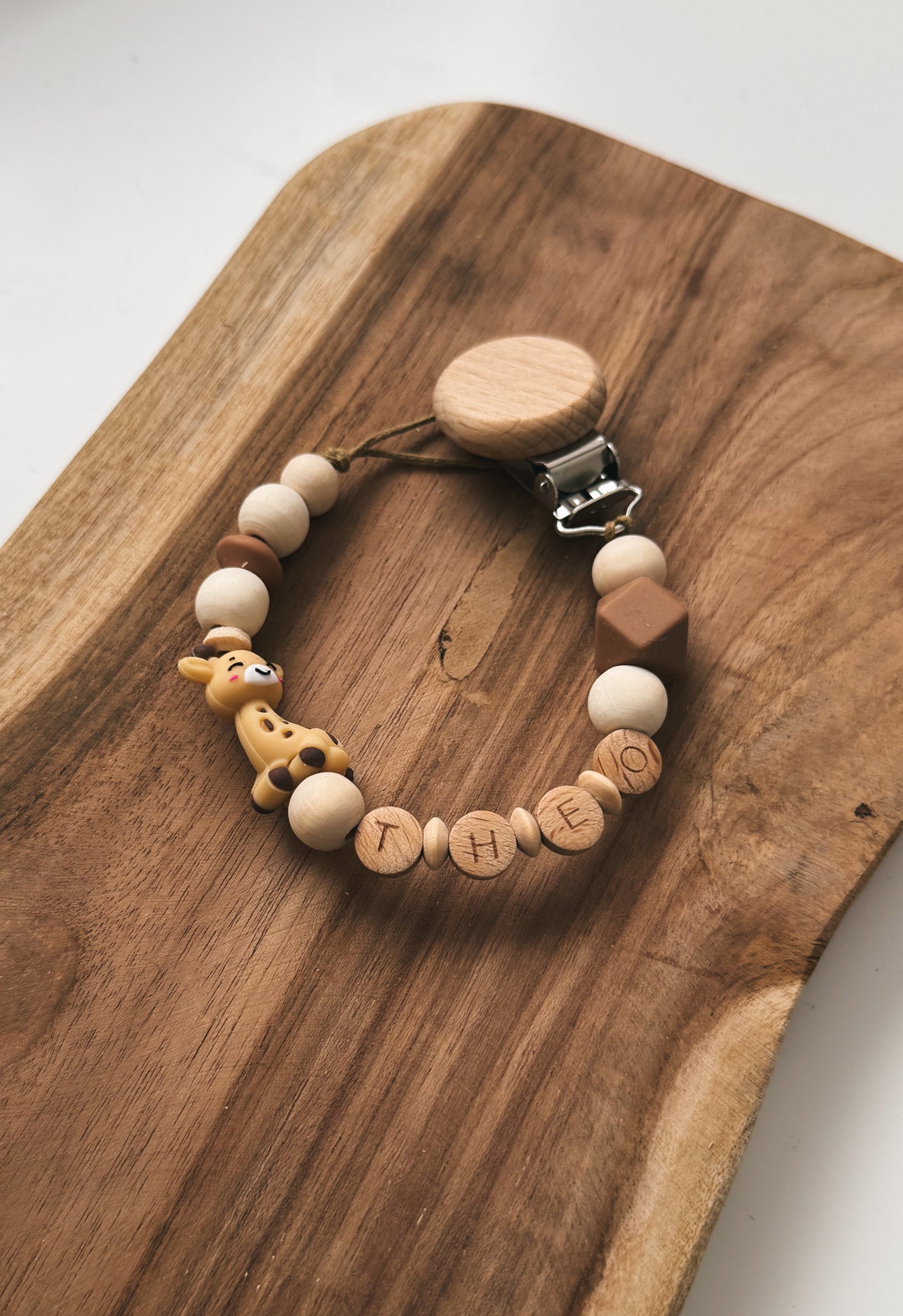 Schnullerkette mit Giraffe mit Namen personalisierbar Geschenk zur Geburt oder Taufe Baby Mädchen Junge Silikonring braun 