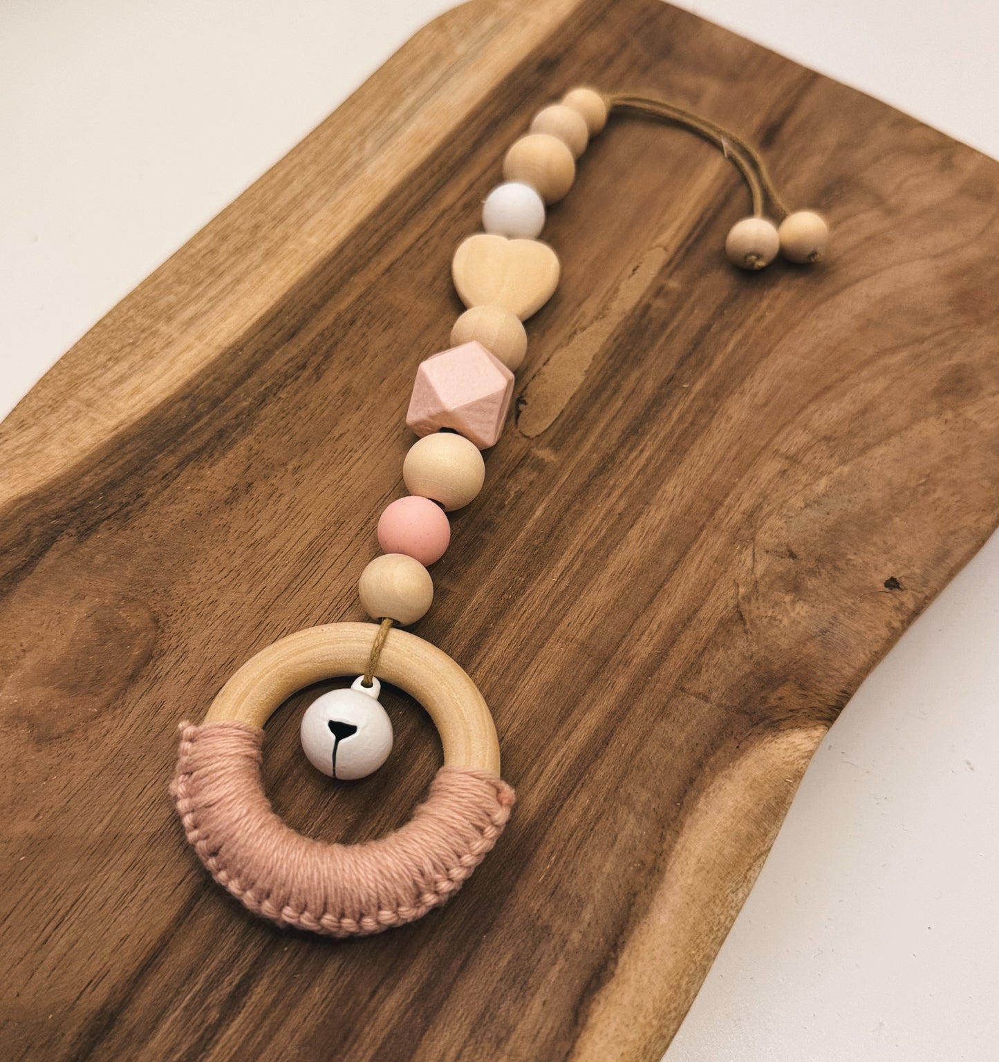 Anhänger für Spielbogen / Babyschale | Herz | gehäkelt | aus Holz