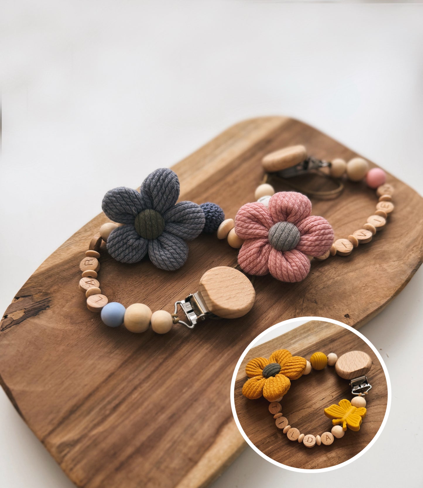 Schnullerkette aus Holz mit Stoffblume | Blume | rosa, gelb oder blaugrau