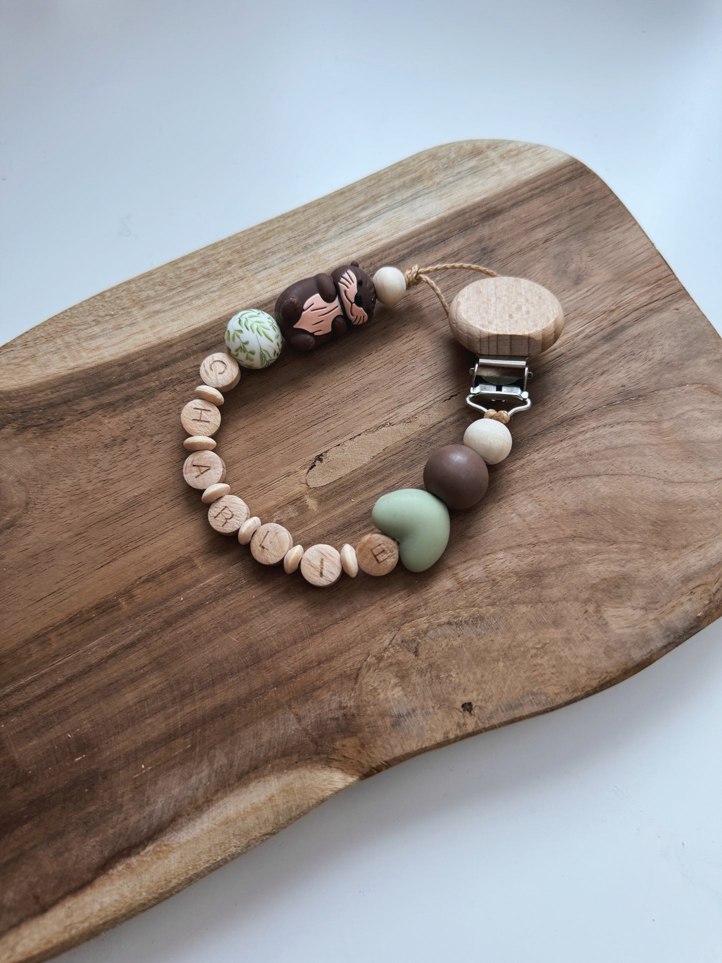 Schnullerkette mit Namen personalisierbar | Otter | Blätter | Herz | grün