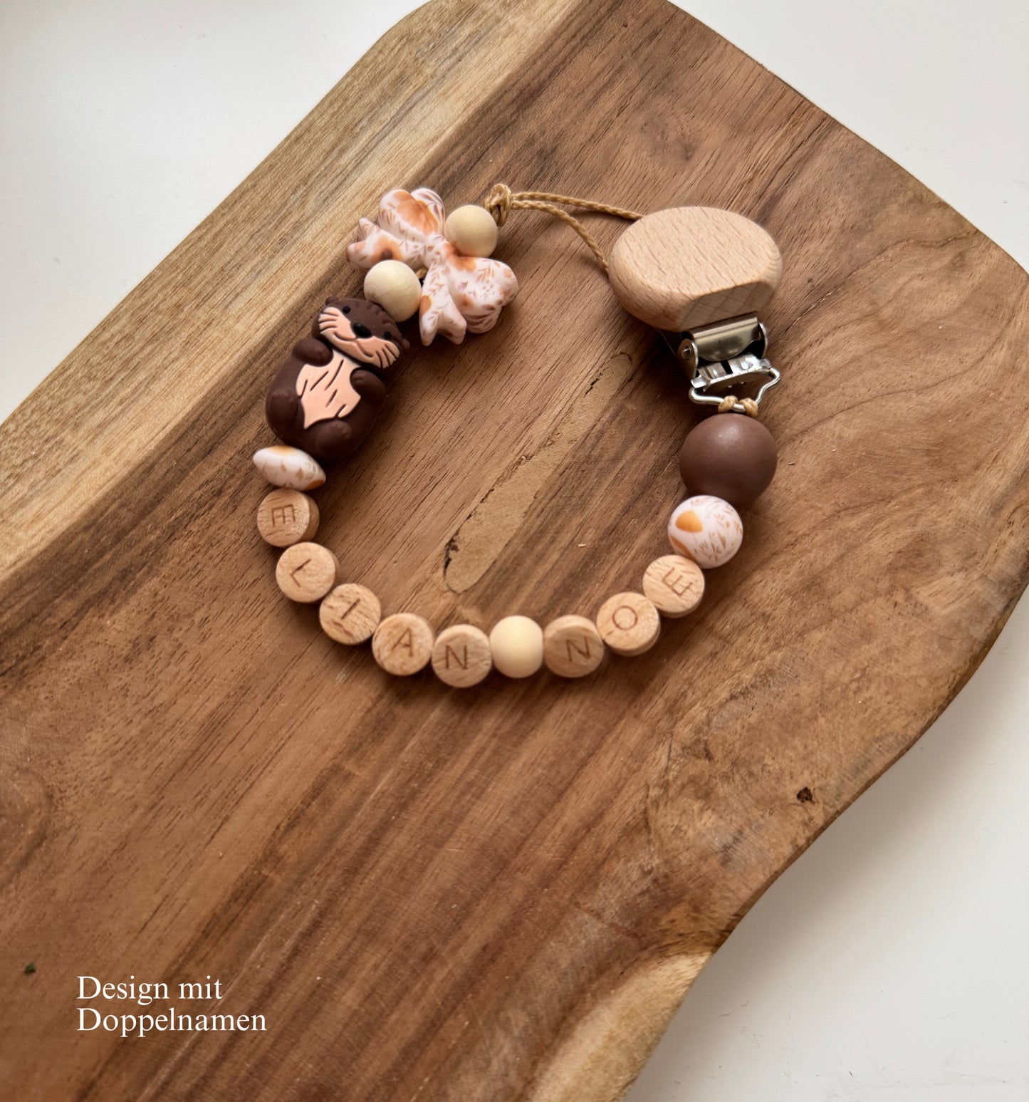 Catenella portaciuccio personalizzabile con nome | Lontra | Fiori | Fiocco | Autunno | beige