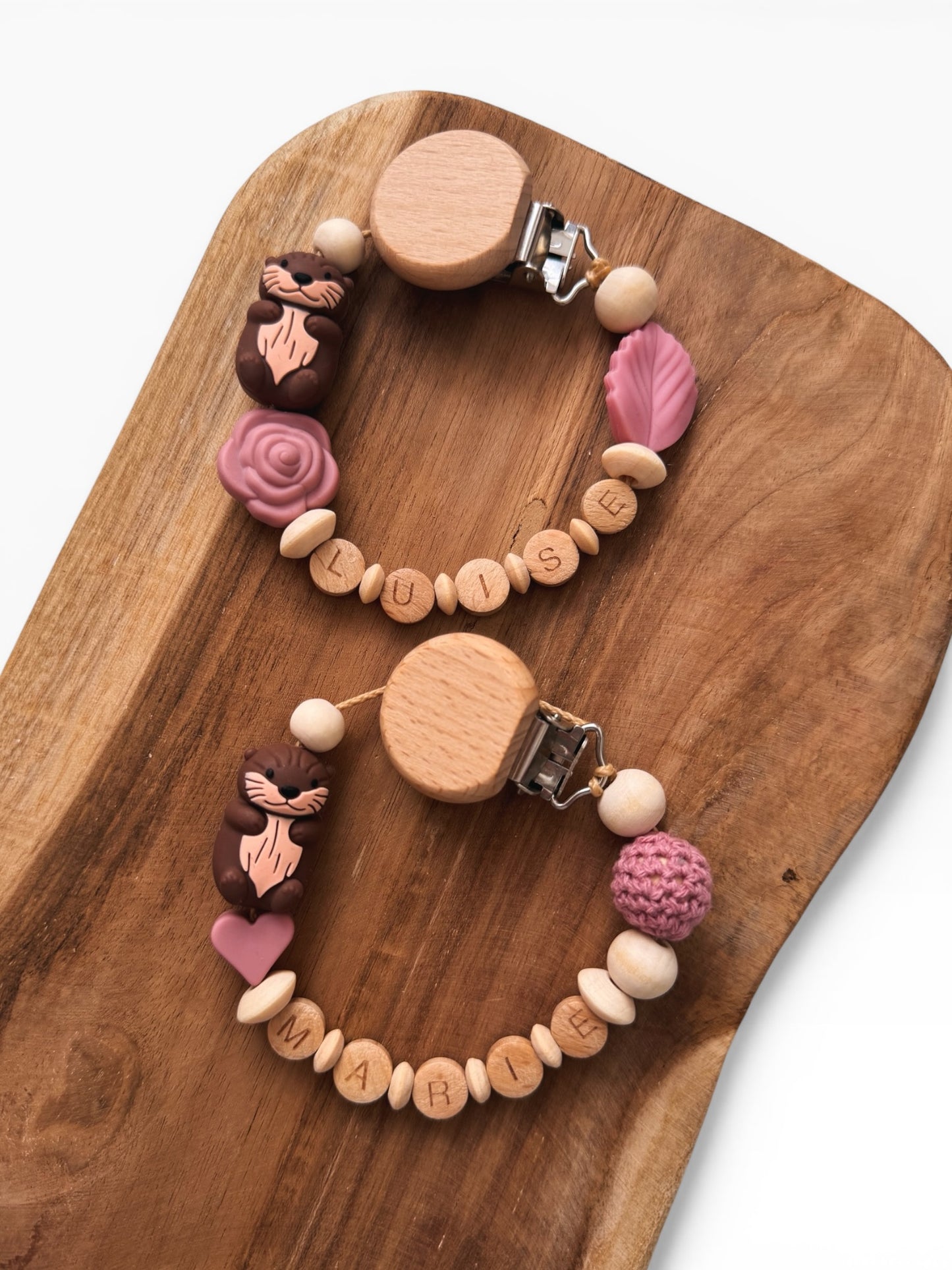Schnullerkette Otter rosé Rosa Blush Herz Rose häkelperle mit Namen personalisierbar Geschenk zur Geburt oder Taufe Baby Mädchen Junge mit Silikonring aus Holzperlen 