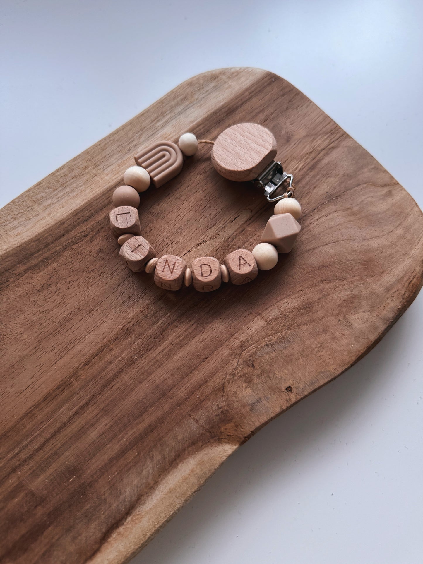 Schnullerkette Regenbogen | mit Namen personalisierbar | Braun / grün / beige / weiß