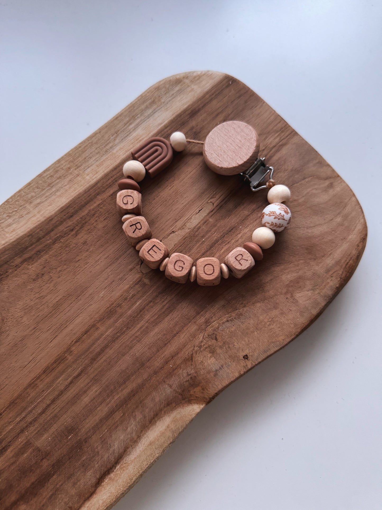 Schnullerkette Regenbogen | mit Namen personalisierbar | Braun / grün / beige / weiß