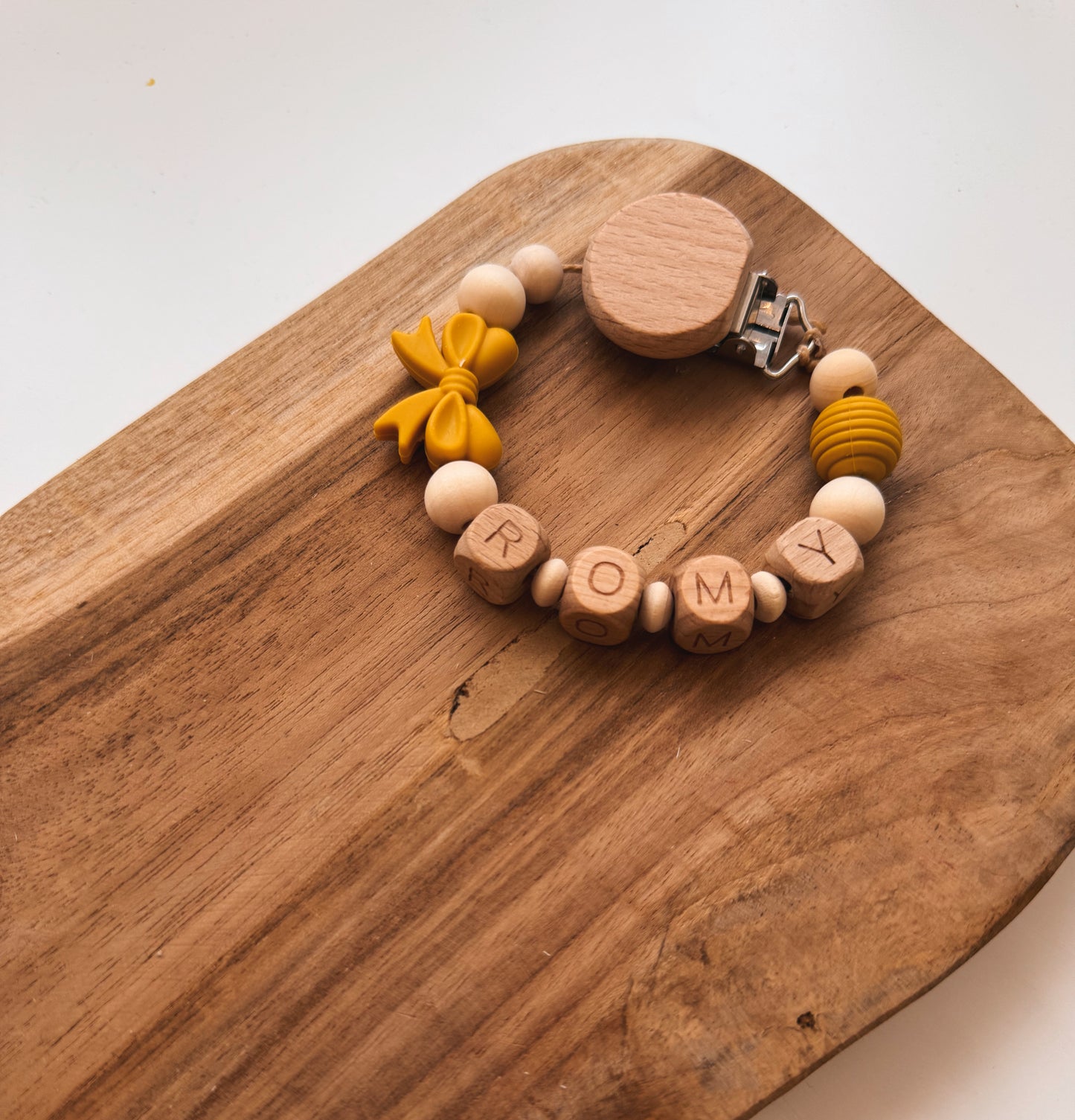 Schnullerkette Schleife | mit Namen personalisierbar | Braun / Lind / beige / Salbei / Weinrot / Senfgelb