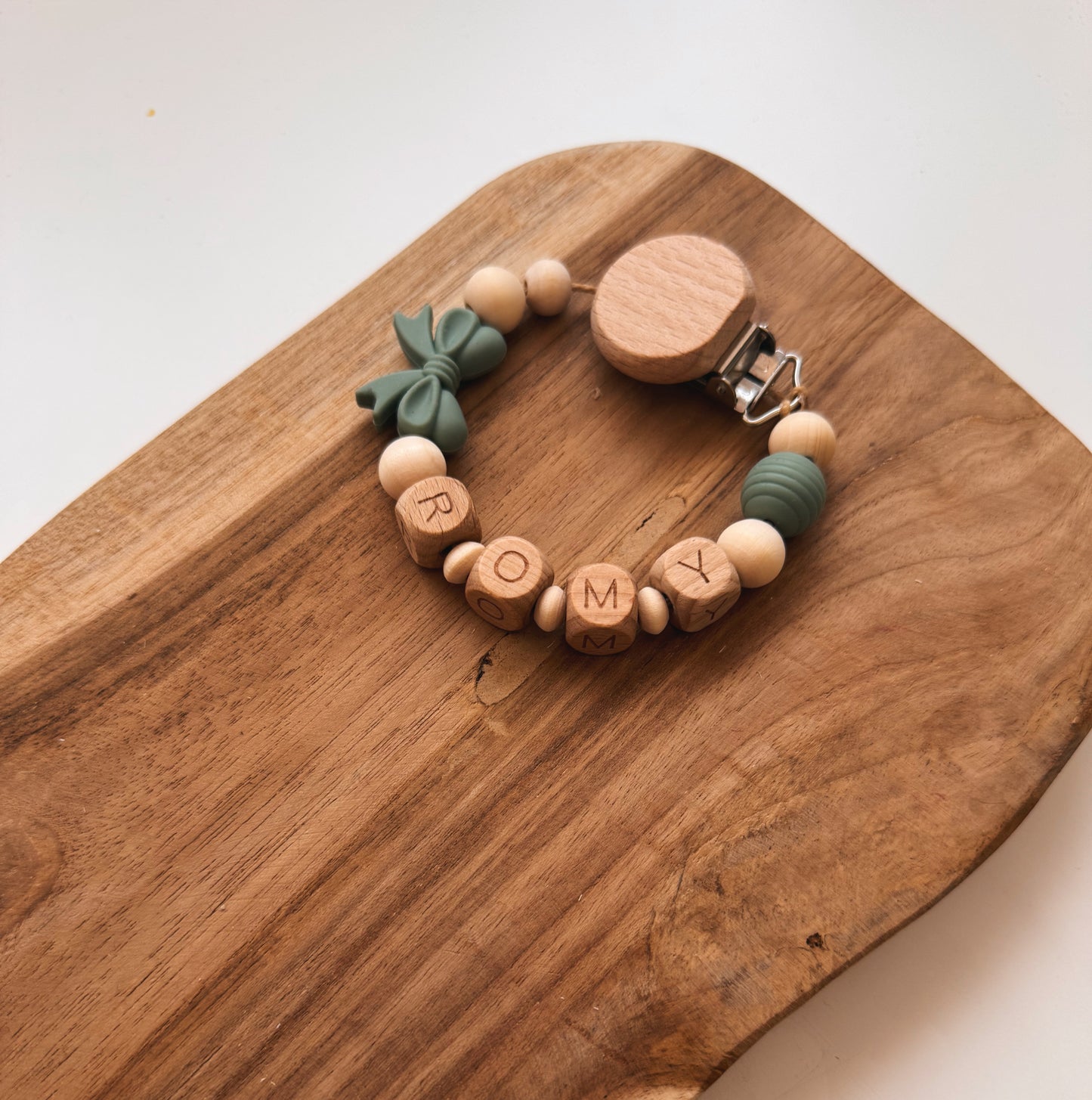 Schnullerkette Schleife | mit Namen personalisierbar | Braun / Lind / beige / Salbei / Weinrot / Senfgelb