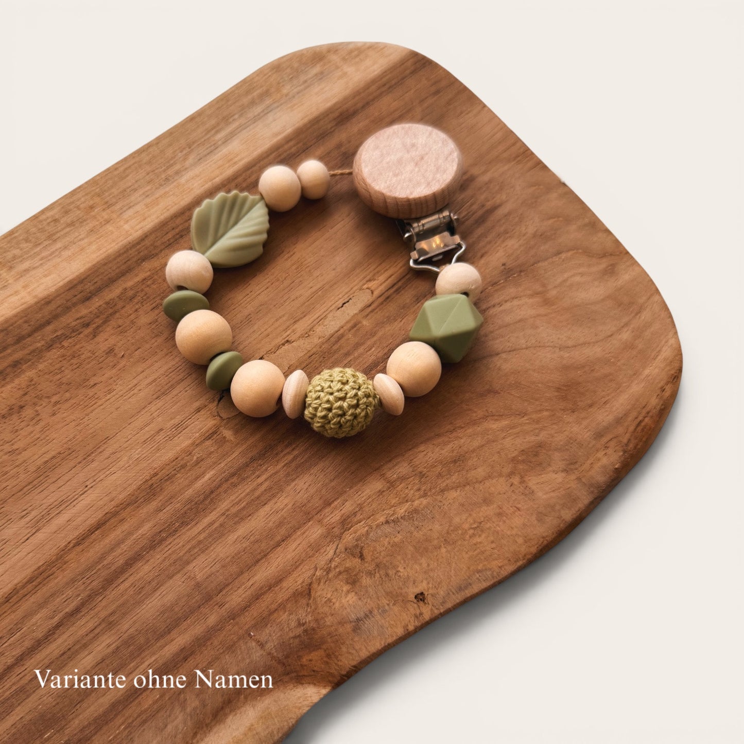 Schildkrötenglück - Kinderwagenkette, Greifring & Schnullerkette | Schildkröte | aus Holzperlen | gehäkelt | Lindgrün | Blätter | mit Namen personalisierbar
