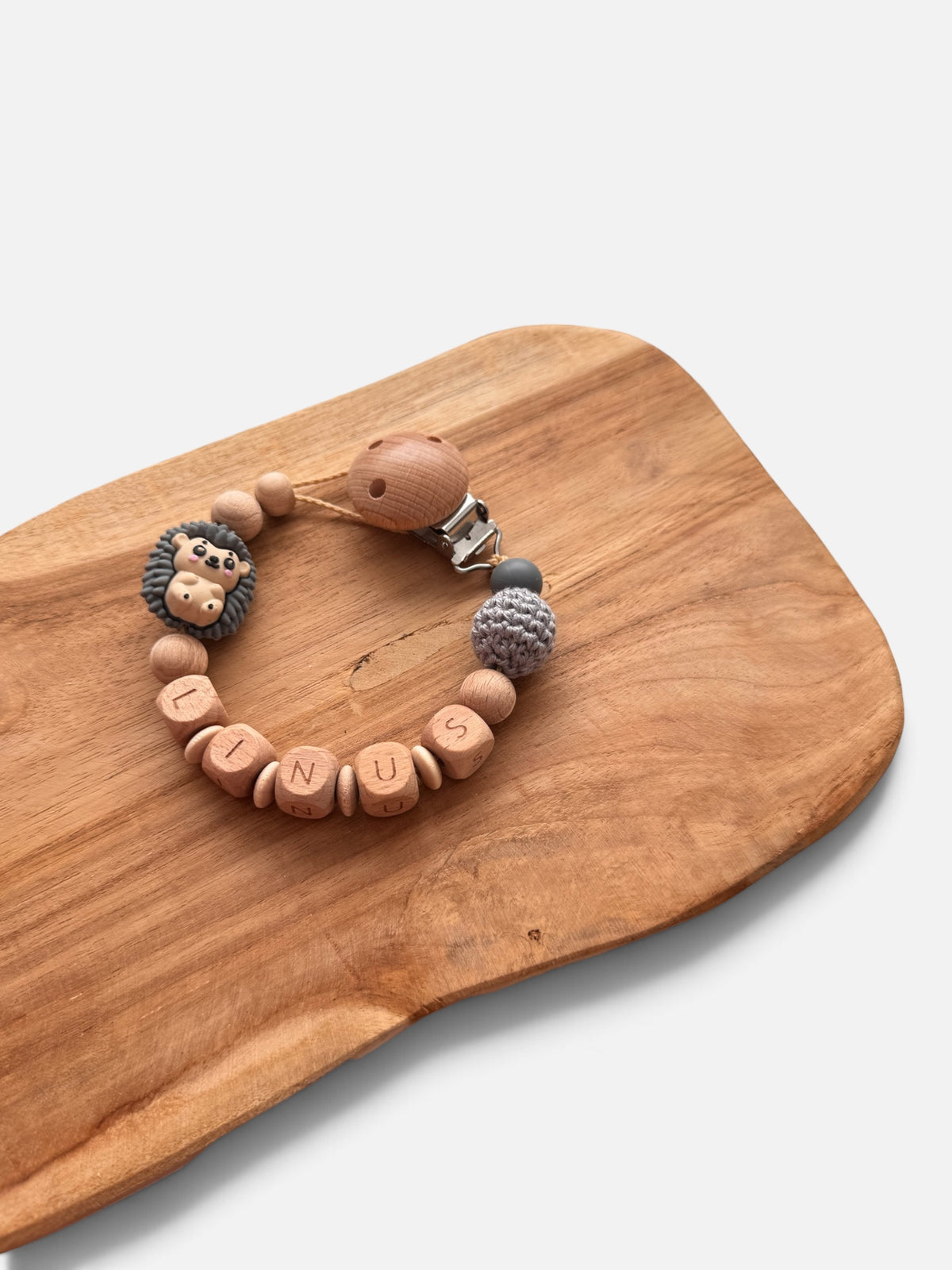 Personalizable pacifier chain with name | Hedgehog