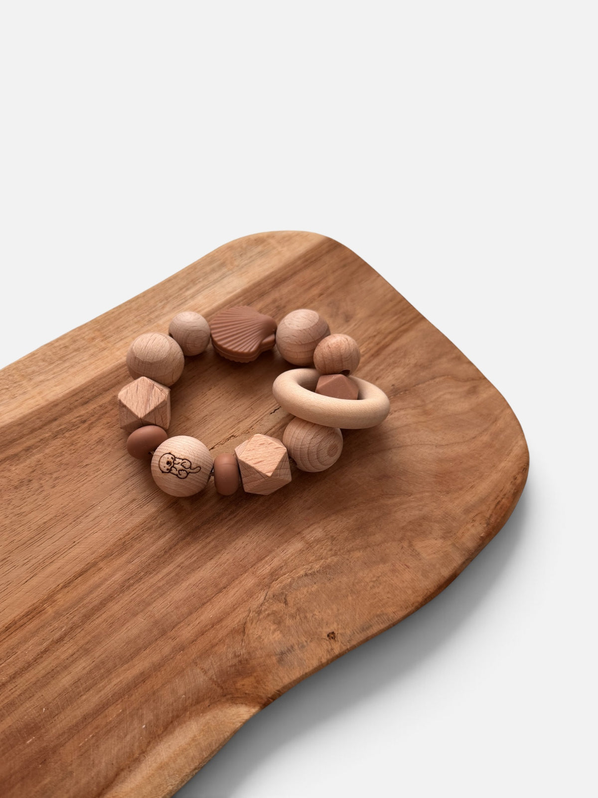 Otterliebe - Kinderwagenkette & Greifring aus Holz- und Silikonperlen | mit gehäkeltem Otter | häkelperle | braun | mit Namen personalisierbar